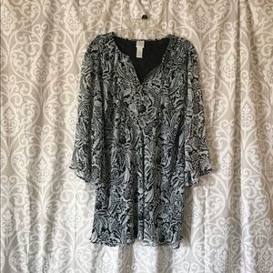 Fashion	Bug white and black top w sequin accents